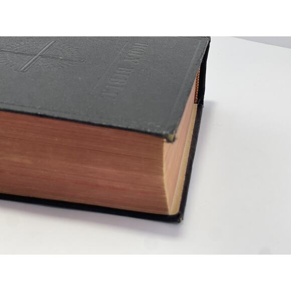 The Holy Bible New Catholic Edition Hardcover Catholic Book Publishing 1957 - Picture 3 of 16